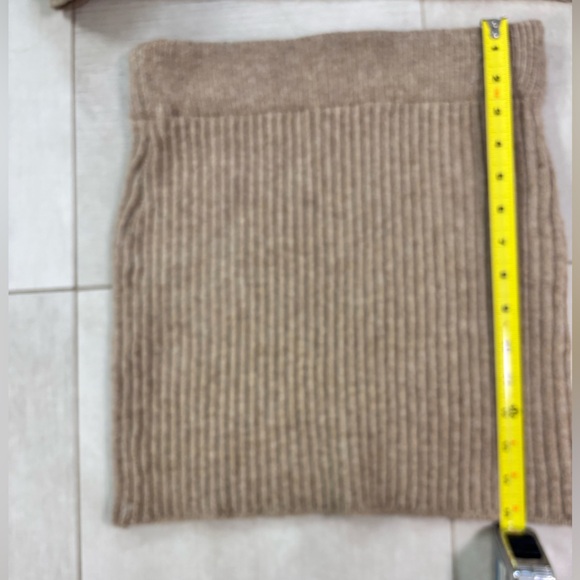 Stylish Tan Knit Sweater and Mini Skirt - Picture 6 of 9